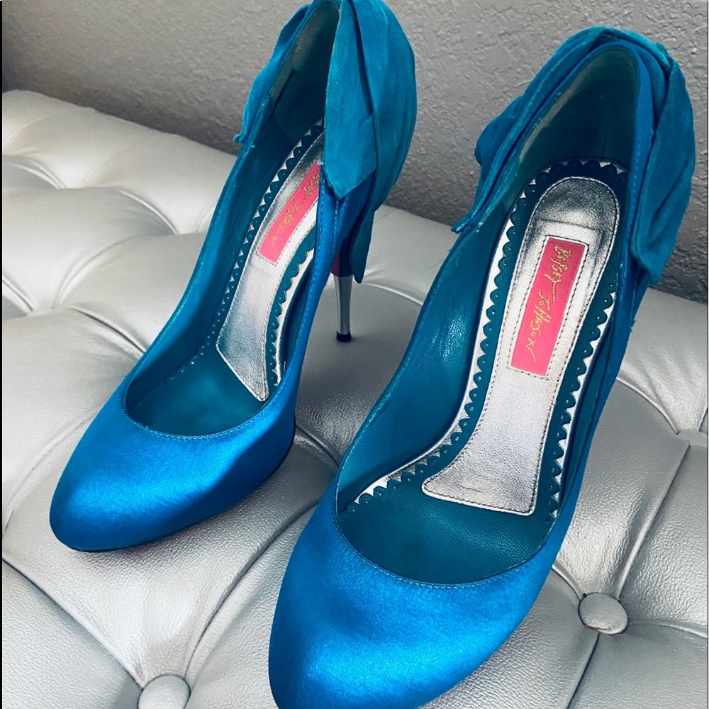 Betsey Johnson Teresa Turquoise Metal Heel Pumps